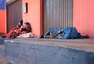 Moradores em situação de rua no bairro Jardim Noroeste (Foto: Arquivo/Osmar Veiga)