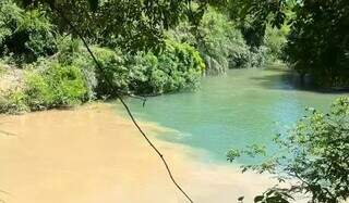 Rio da Prata perde a aparência cristalina quando recebe as águas do Rio Verde (Foto: Arquivo/ Instituto do Homem Pantaneiro)