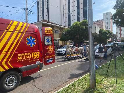 Homem é esfaqueado no Centro e cai no meio da Afonso Pena 