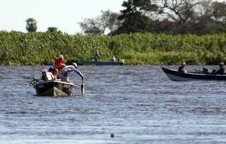 Pescadores adeptos a pesca esportiva nos rios do MS (Foto: divulgação Imasul)  