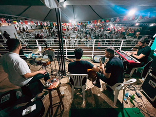 Haverá também música ao vivo, canções sertanejas de Guthi Leite e Mauricio, Rafael, Giva e Eduardo, e Cleiton e João Lucas.