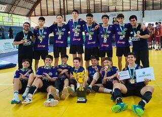 O pódio masculino, conquistado contra equipe de Corumbá (Foto: Divulgação)