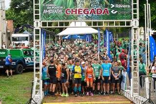 Com parque como cen&aacute;rio, 350 pessoas participam de corrida da PMA