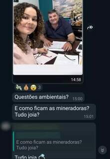 Print de conversa que mostra foto de Marla com prefeito; em seguida é possível ver mensagens de membros do grupo (Foto: Reprodução)