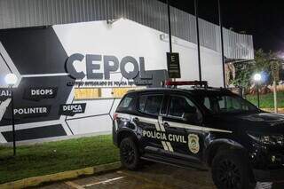 Depac Cepol, para onde envolvidos foram levados. (Foto: Juliano Almeida)