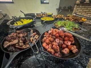 O grande diferencial do Tempero & Sabor é o cuidado com a comida, que é preparada no fogão à lenha