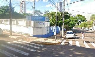 Fachada da Sesau na Rua Bahia, em Campo Grande. (Foto: Reprodução)