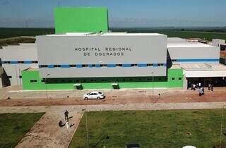 Hospital foi construído à margem da BR-463 e deve atender pacientes de 34 cidades da região sul (Foto: Assessoria Governo)