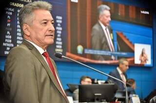 Deputado estadual Roberto Hashioka (União Brasil) usou a tribuna da Assembleia para criticar a repactuação da BR-163 (Foto: Rreprodução)