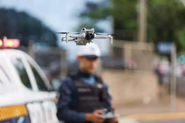 Motoristas de Campo Grande passam a ser monitorados por cinco drones 