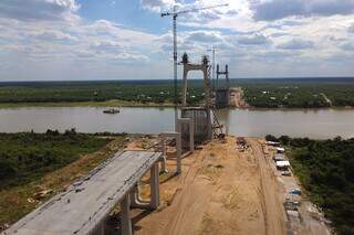 Obras da construção da Ponte Bioceânica, que ligará Brasil e Paraguai (Foto: Divulgação/ Álvaro Rezende)