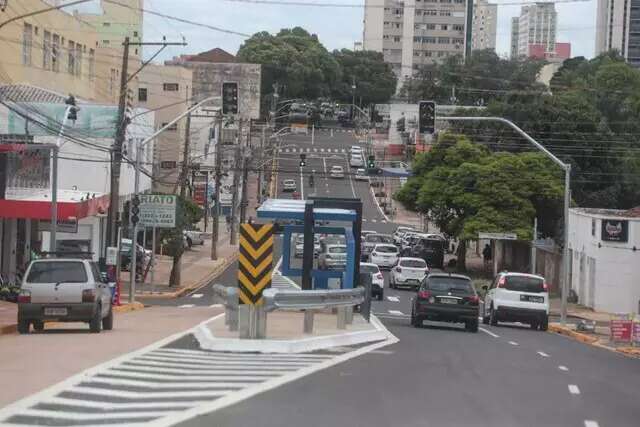 Campo Grande deveria &quot;arrancar&quot; os corredores de &ocirc;nibus ou concluir o projeto?