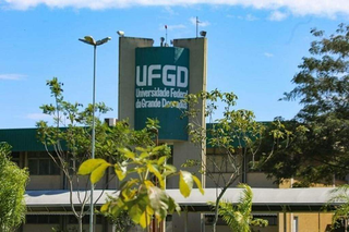 Fachada da UFGD. (Foto: Arquivo/Campo Grande News)