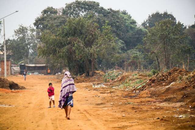 Maior favela de MS chegou a ter 3.317 pessoas e sete igrejas para uma escola