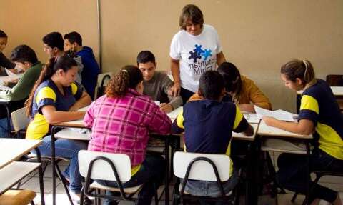 Mais de 4 mil adolescentes buscam 1º emprego em seleção do Instituto Mirim 