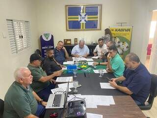 Membros do Conselho Arbitral, durante encontro ocorrido em agosto. (Foto: Arquivo/FFMS)