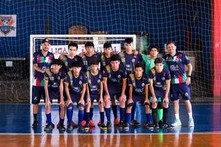 Time de futsal do PSD e treinadores do grupo posando para foto (Foto: Acervo Pessoal)