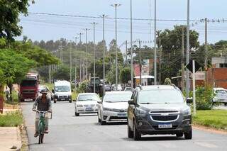 Restauração asfáltica da Avenida Mato Grosso, uma das principais vias de acesso ao município (Foto: Bruno Rezende)