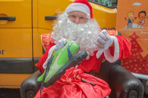 Para não repetir vexame da chuteira, cuidado ao doar presente de Natal