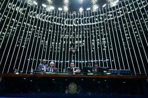 Senado aprova projeto de emendas parlamentares, mas adia destaques