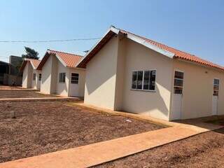 Casas padrão do programa habitacional do governo federal Minha Casa, Minha Vida, construídas em Jardim (Foto: Agehab)