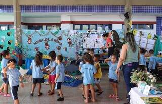 O Pantanal sul-mato-grossense ganhou vida no pátio da Emei Professora Luzinete Cezar Gonçalves (Foto: Osmar Veiga)