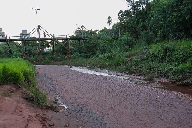 Cad&ecirc; o C&oacute;rrego do S&oacute;ter que estava aqui? Moradores reclamam de parque abandonado