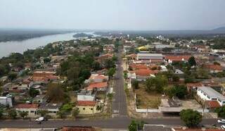 Vista aérea da cidade de Ladário, onde o crime aconteceu (Foto: Reprodução/Chico Ribeiro/Governo de MS)