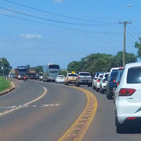 Feriado prolongado congestiona BR-262 nesta sexta