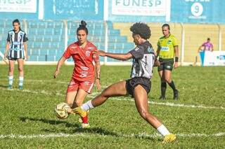 Oper&aacute;rio faz 5 a 0 e garante vaga na semifinal do estadual feminino