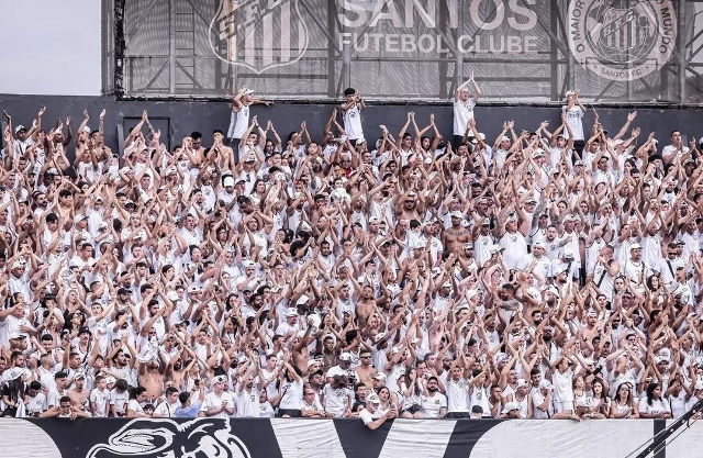 No jogo de comemora&ccedil;&atilde;o do t&iacute;tulo da S&eacute;rie B, Santos perde para o CRB 