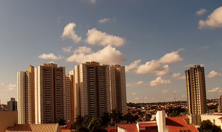 Céu aberto nesta manhã em Campo Grande (Foto: Direto das Ruas)