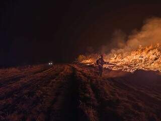 Combate a incêndio na região da Fazenda Santa Mônica, no Pantanal (Foto/Arquivo)