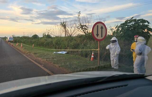 Motorista perde controle da dire&ccedil;&atilde;o e passageiro morre em rodovia de MS