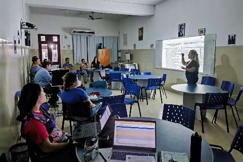 Na Capital, EJA é ofertado em 16 escolas e na modalidade à distância 