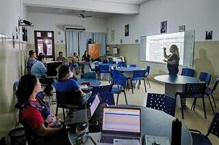 Professores da modalidade EJA passam por formação da SED. (Foto: SED)