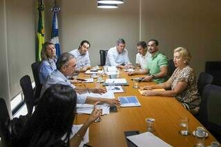 Servidores da Seilog e Agehab durante discussão de metas (Foto: Álvaro Rezende)