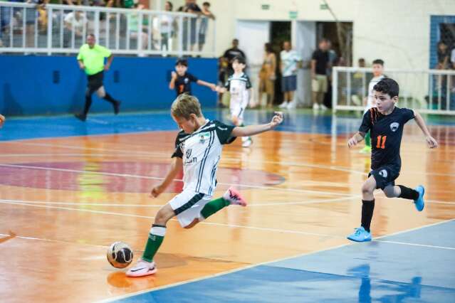 Copa Pelezinho de Futsal define finalistas em quatro categorias