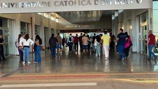 Candidatos em Campo Grande, entrando para prova do Concurso Unificado. (Foto: Arquivo)