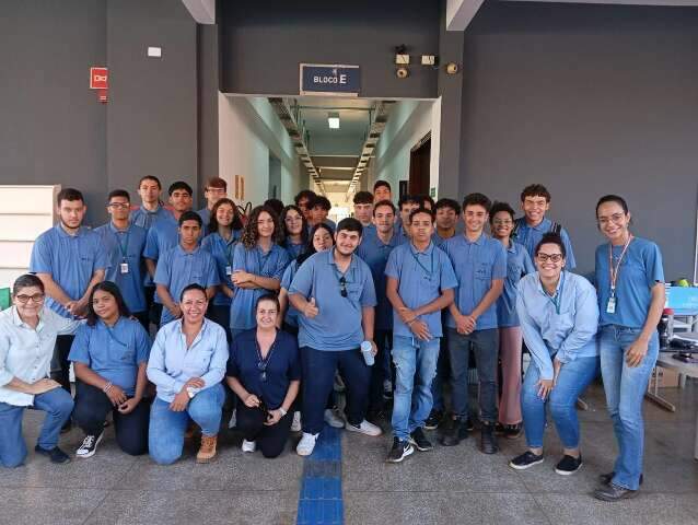 Em 1 ano, &iacute;ndice de jovens contratados por projeto em escolas triplica