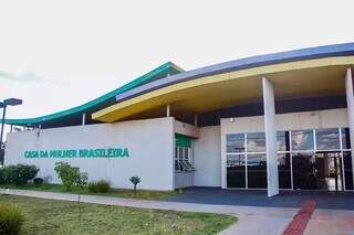 Fachada da unidade da Casa da Mulher Brasileira em Campo Grande, primeira do País (Foto: Arquivo/Campo Grande News)