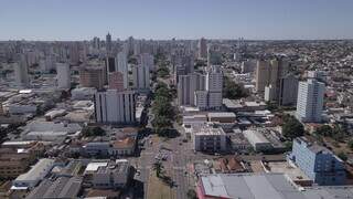 Prédios e casas vistos do alto, em Campo Grande (Foto: Diogo Gonçalves)