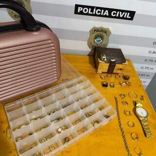 Pol&iacute;cia recupera joias de R$ 22 mil e prende ladr&atilde;o que usava tornozeleira