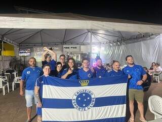 Torcedores do Cruzeiro reunidos durante partida do time em Campo Grande (Foto: Arquivo Pessoal)