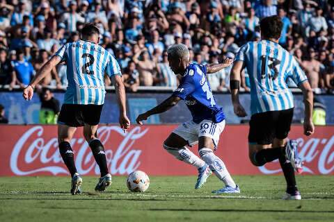 Racing supera Cruzeiro e é campeão da Copa Sul-Americana após 36 anos