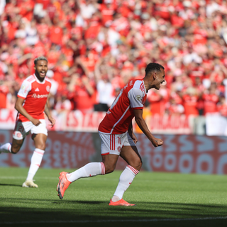 Alan Patrick comemora gol que abriu o placar, no gramado do Beira-Rio. (Foto: Ricardo Duarte/Internacional)