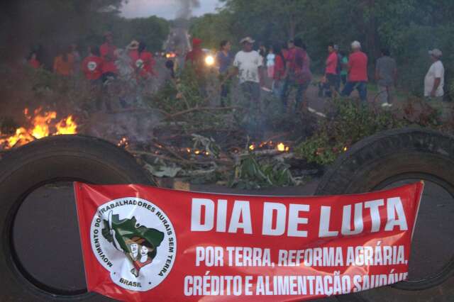 Por reivindica&ccedil;&otilde;es diferentes, 3 rodovias s&atilde;o fechadas durante protestos em MS