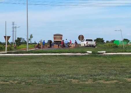 Indígenas ampliam protesto para cobrar água em aldeias e fecham anel viário