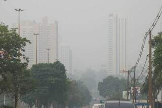 Ceú de Campo Grande esfumaçado por conta dos incêndios no Pantanal (Foto: Henrique Kawaminami)