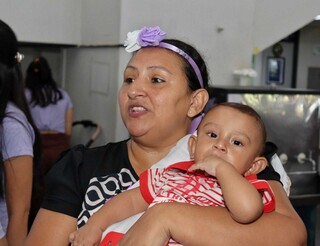 Regiane e Benjamim participaram da roda de conversa nesta manhã. (Foto: Osmar Veiga)